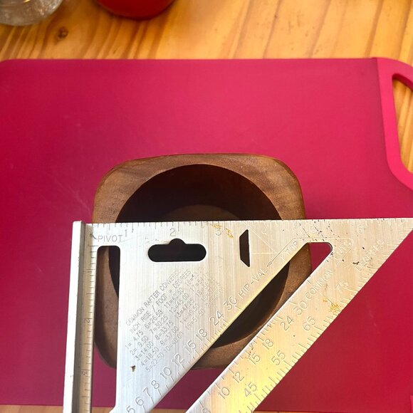 Vintage Hand-Carved Philippine Monkey Pod Wood Cube Container - Picture 11 of 15